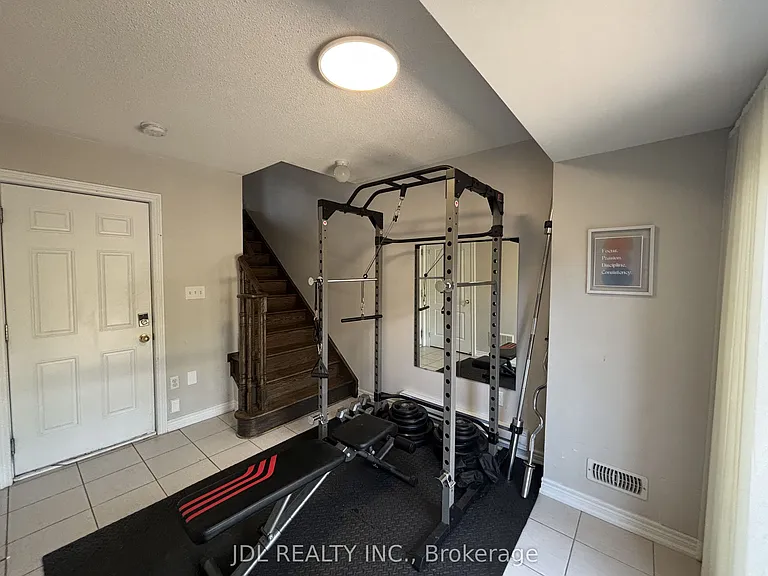 1374 Granrock Cres — Photo 13
