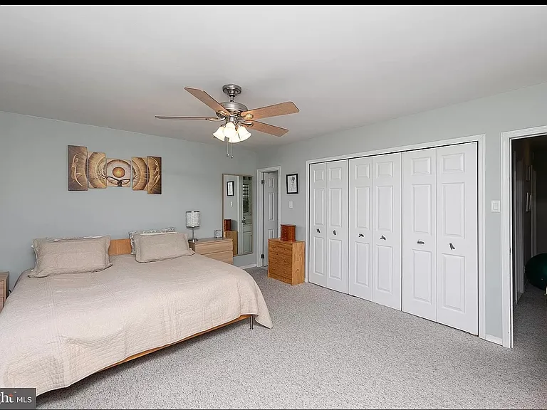 2162 Conwell Ave — Photo 8