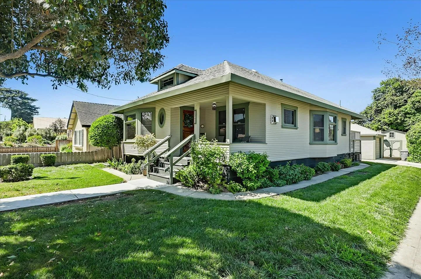 1202 West St photo 1