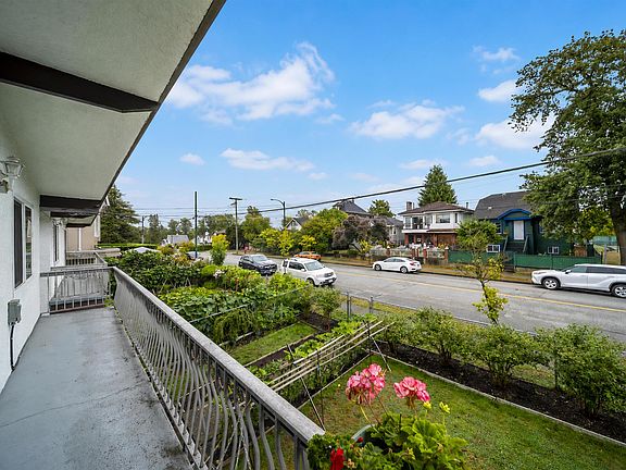5th image of 4657 Slocan St