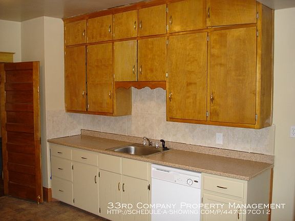 3rd image of 417 University Ave SE