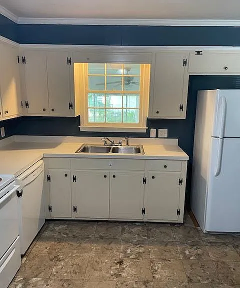 662 Pringle Dr — Photo 8