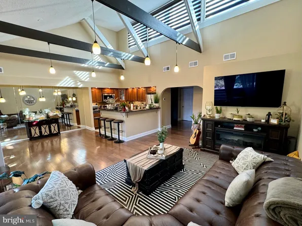 4 Long Stream Ct #302, Baltimore, MD 21209