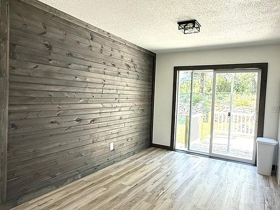 5th image of 26 Oak Ln NE