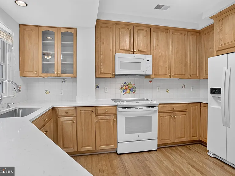 4705 Hunt Ave — Photo 4