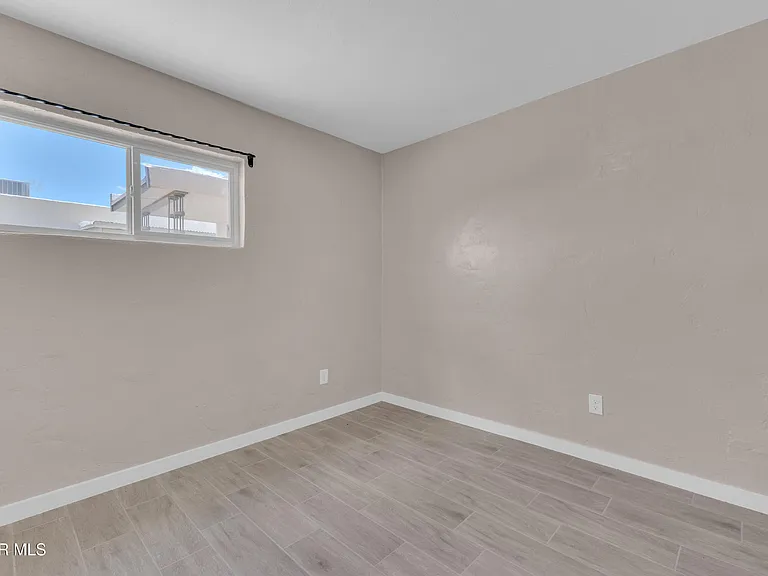 8931 Robert Dr #EL — Photo 34