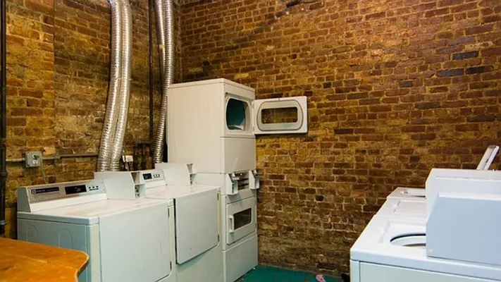 Rented by Nooklyn NYC LLC | media 24