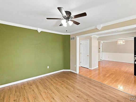 4th image of 302 America St