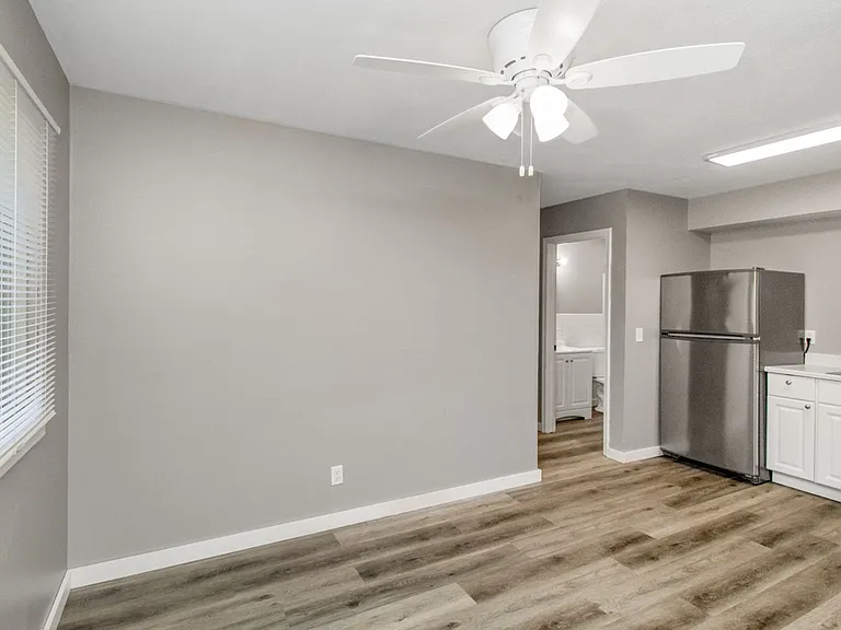 6061 2nd St NE — Photo 14