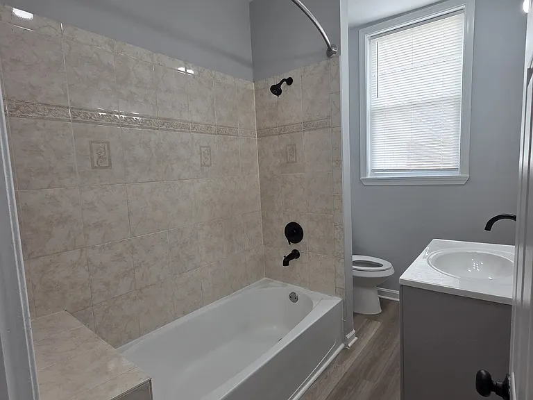 2123 Presbury St — Photo 12