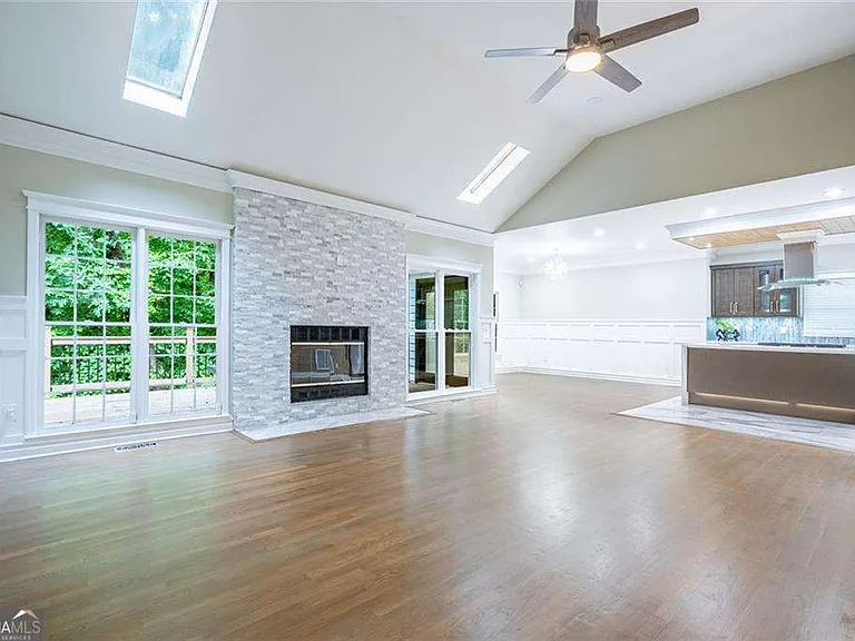 3924 Ashford Dunwoody Rd NE — Photo 5