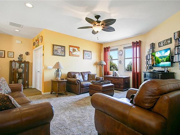 4th image of 231 Blue Cypress Dr