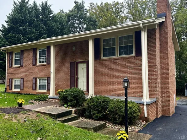 32 Pine Dr, Lynchburg, VA 24502