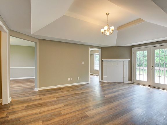 3rd image of 244 Marshall Dr