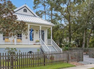 105 5th St, Madisonville, LA 70447