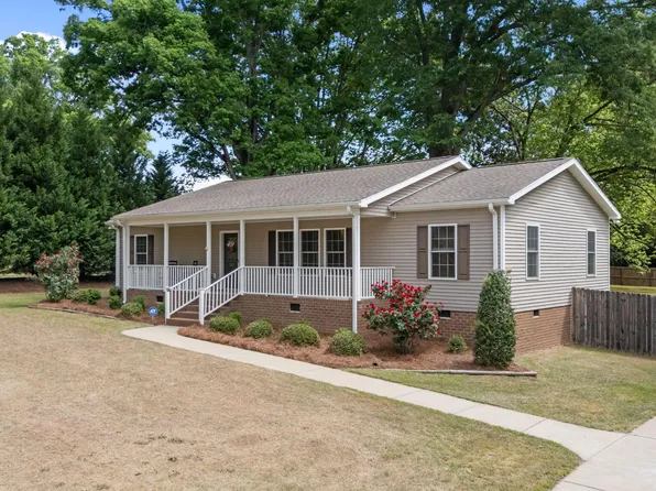 217 Winterlocken Dr, Sanford, NC 27330