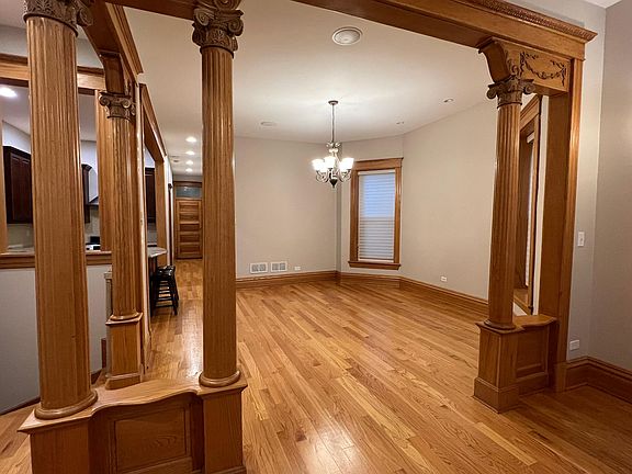 5th image of 1647 N Sawyer Ave #1