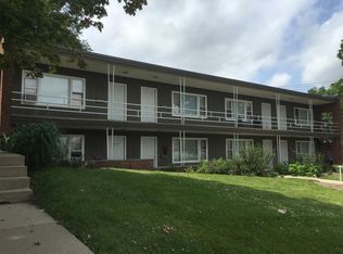6 S Union St APT 8, Elgin, IL 60123