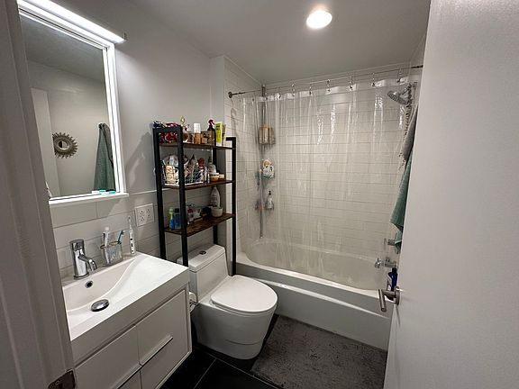 5th image of 1401 Germantown Ave APT 2H