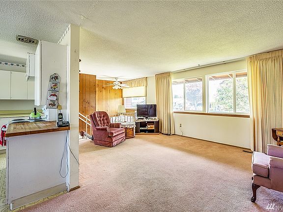 5th image of 1111 141st St E