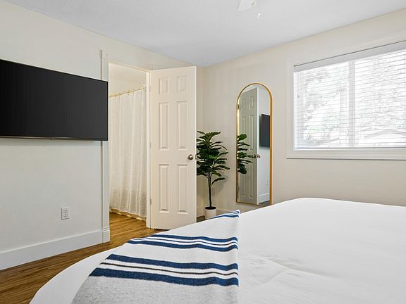 Primary Bedroom, 1st Level