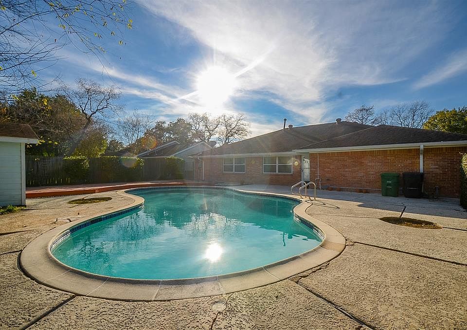 1st image of 8807 Bintliff Dr