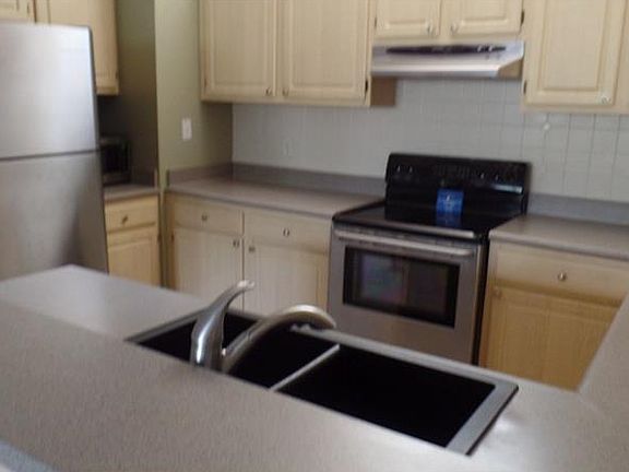5th image of 2421 Legacy Lake Dr #0