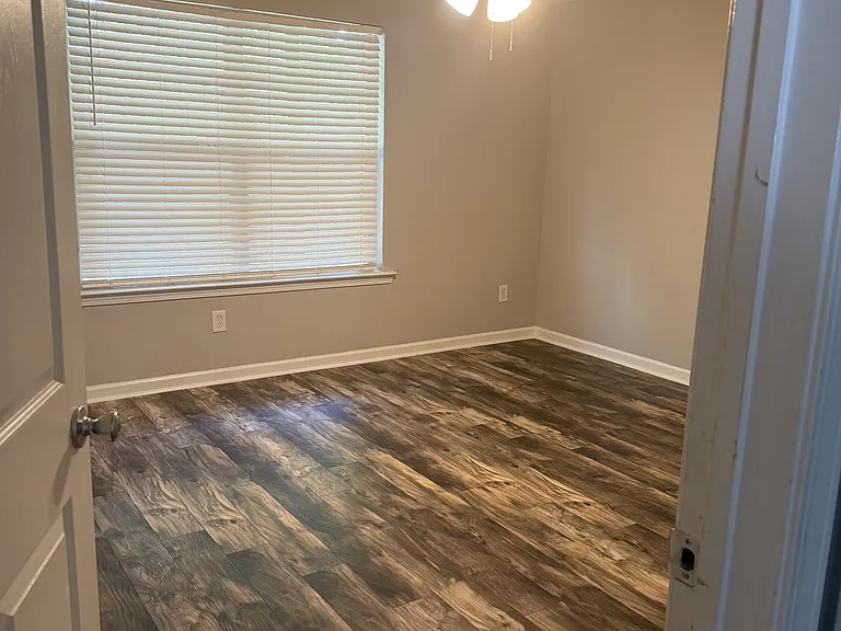 241 S Irwin St #2 — Photo 9