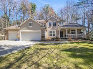 6562 Boulder Dr, Norton Shores, MI 49444