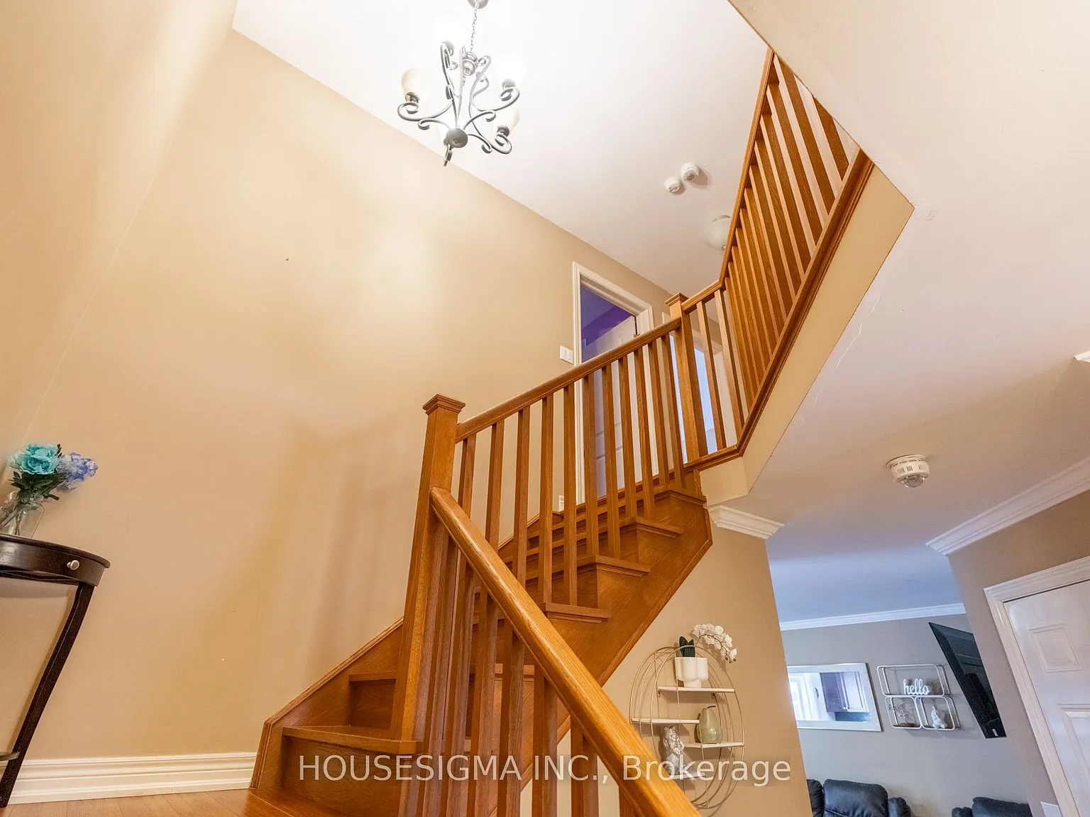 3 bed, $2,400 — Photo 3