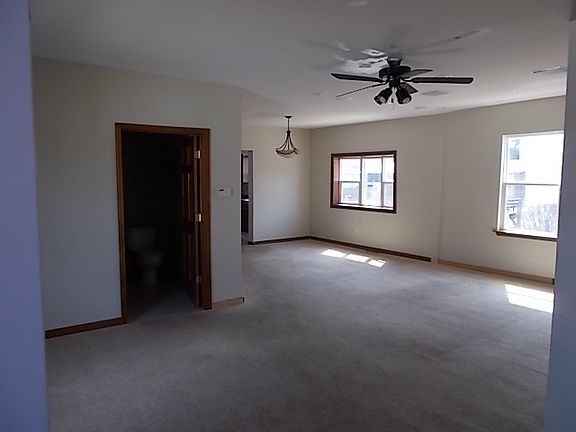 4th image of 2903 Eshcol Ave