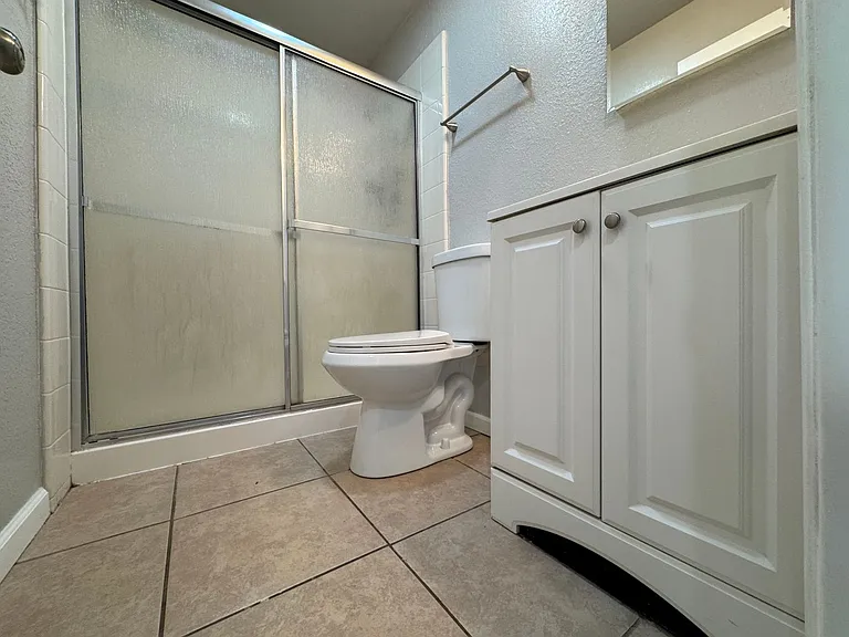 195 E Pacific Ave — Photo 14