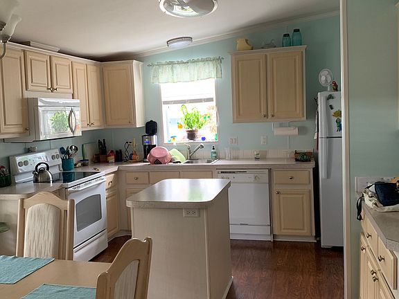 2nd image of 1848 SE Joan Rollins Ave
