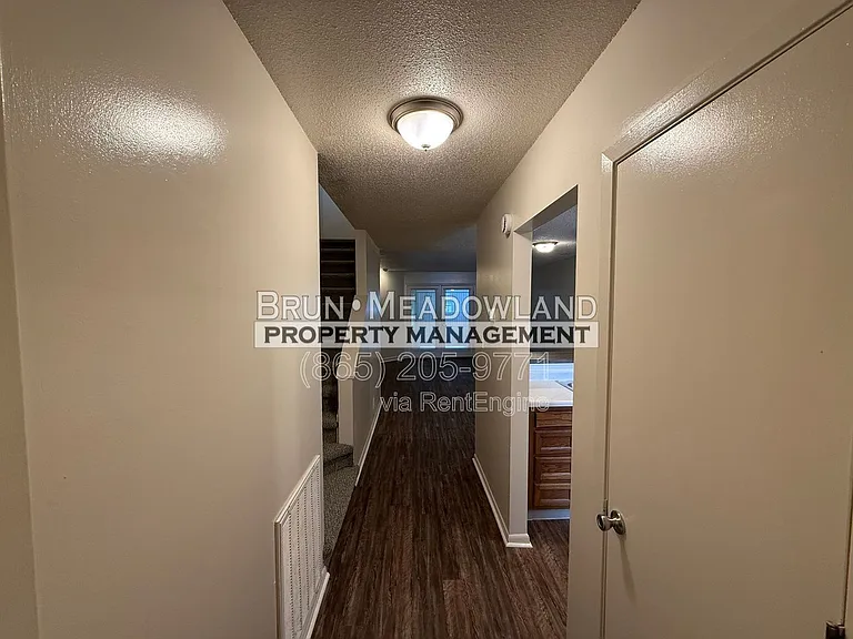 10409 Victoria Dr #D — Photo 4