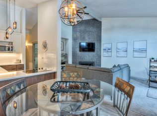 57057 Abbot House Ln APT 12, Sunriver, OR 97707