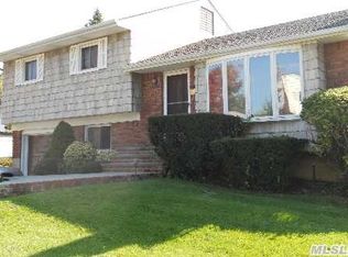 2 Cheryl Ln S, Farmingdale, NY 11735
