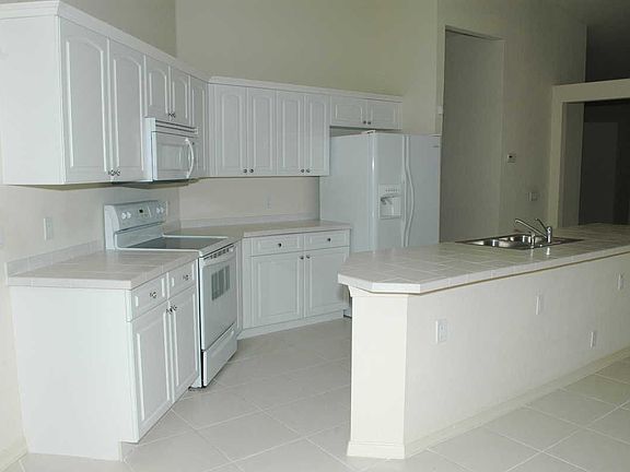 2nd image of 3727 Oasis Blvd
