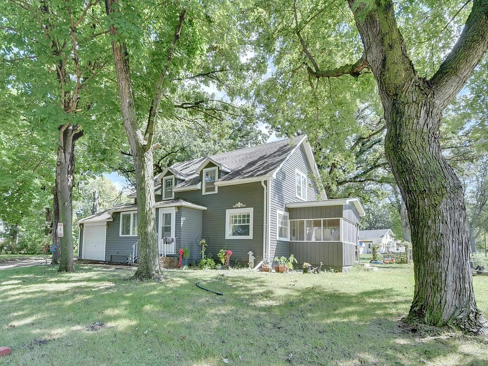 1st image of 934 N 5th St