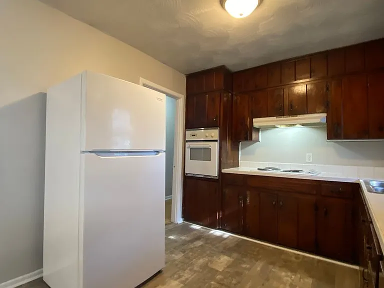 624 Bruce St — Photo 7