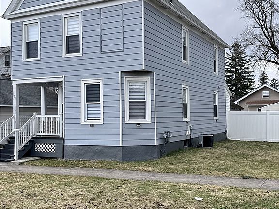 3rd image of 1601 Clementian St