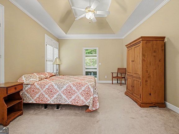 4th image of 250 River Cove Rdg