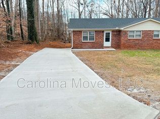 146 Pisgah Dr, Spartanburg, SC 29303