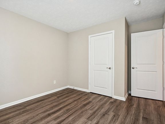 5th image of 903 Marsh Aster Dr