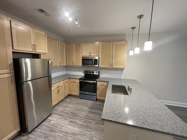 Marcom St Apartments — Photo 40