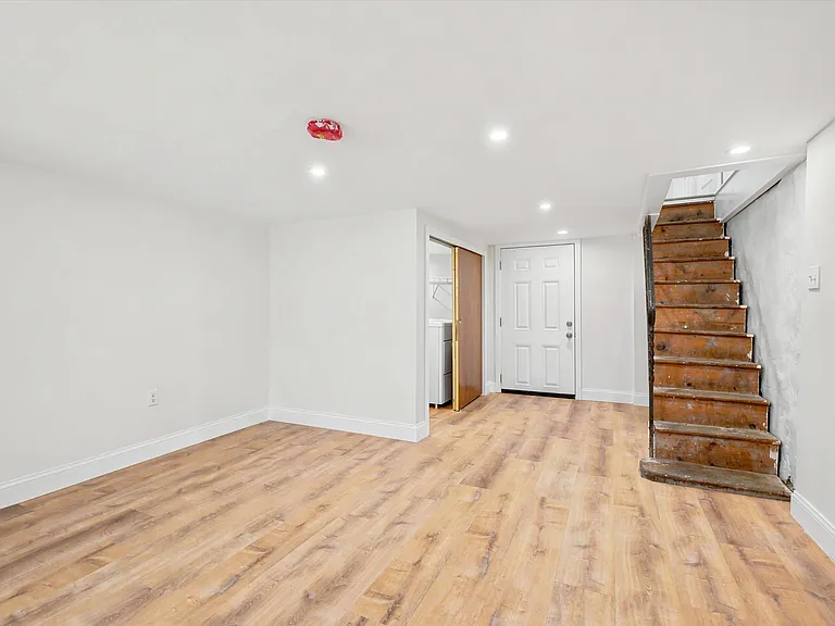 6419 Race St #B — Photo 12