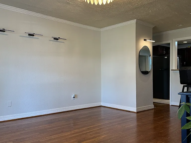 1803 Du Barry Ln — Photo 2