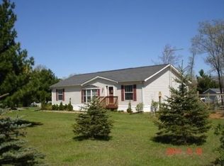 2860 3rd Ave, Oxford, WI 53952