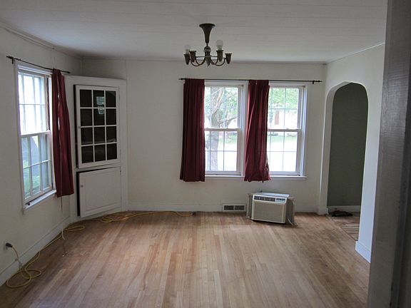 3rd image of 9 Charles Street