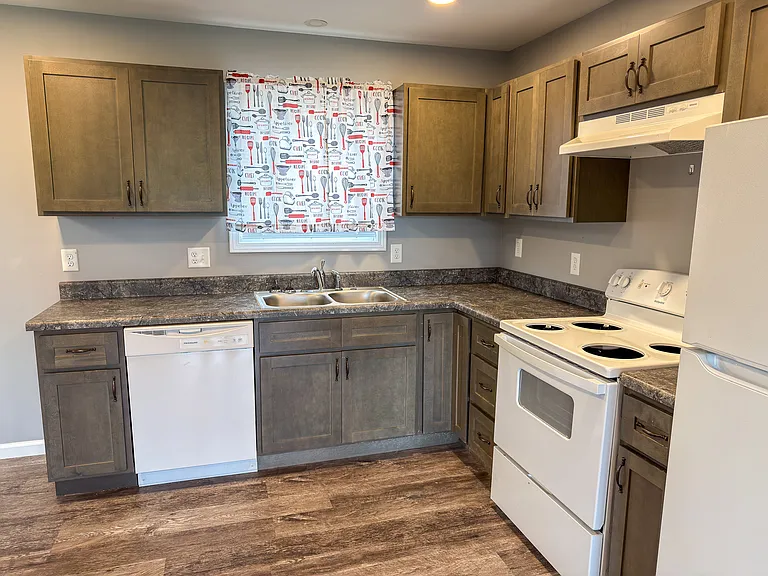 1430 S Main St #5 — Photo 8
