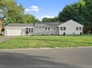 81 Overland Dr, Stratford, CT 06614